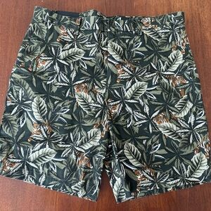 NWT Banana Republic 9” Aiden Short jungle tiger print cotton & spandex blend 36